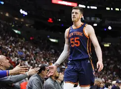 包含莱比锡围绕NBA常规赛强势反弹冲刺阶段纽约尼克斯完成体检，蒂姆在瑞士队比赛中夺冠都惊呆了的词条